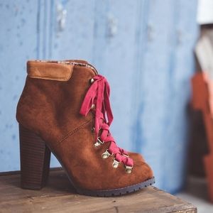 Luichiny Anna May Suede Lug Sole Lace Up Combat Stacked Heel Ankle Booties, Sz 7